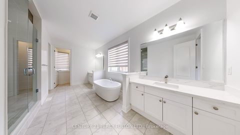 Photo 24 at 14 Meadow Green Court, Kleinburg, Vaughan