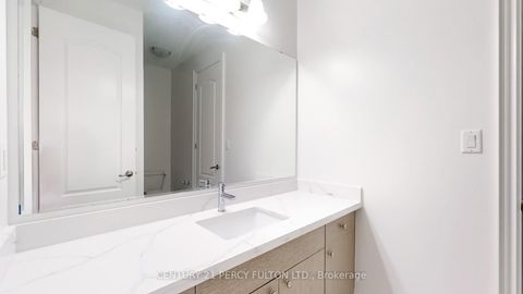 Photo 31 at 14 Meadow Green Court, Kleinburg, Vaughan