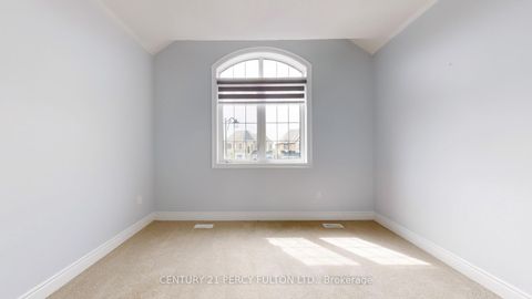 Photo 34 at 14 Meadow Green Court, Kleinburg, Vaughan