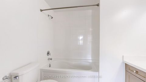 Photo 40 at 14 Meadow Green Court, Kleinburg, Vaughan