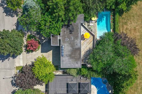 Photo 2 at 10 Penwood Crescent, Don Mills, Toronto