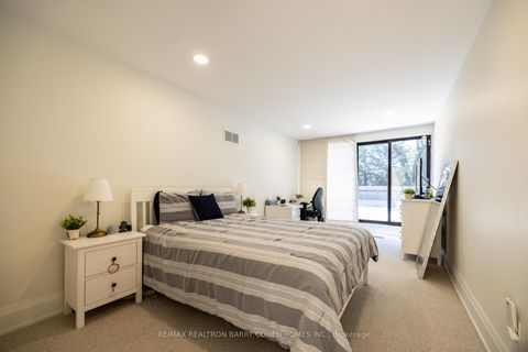 Photo 36 at 10 Penwood Crescent, Don Mills, Toronto