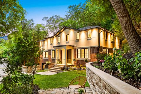 Photo 2 at 52 Roxborough Drive, Moore Park, Toronto