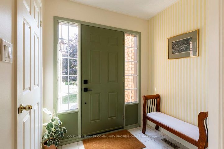 Photo 2 at 20 - 10 Huntingwood Avenue, Dundas, Hamilton