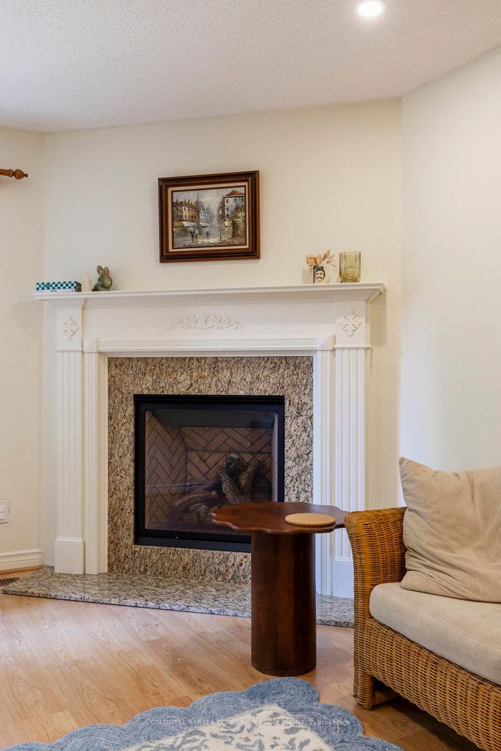 Photo 9 at 20 - 10 Huntingwood Avenue, Dundas, Hamilton