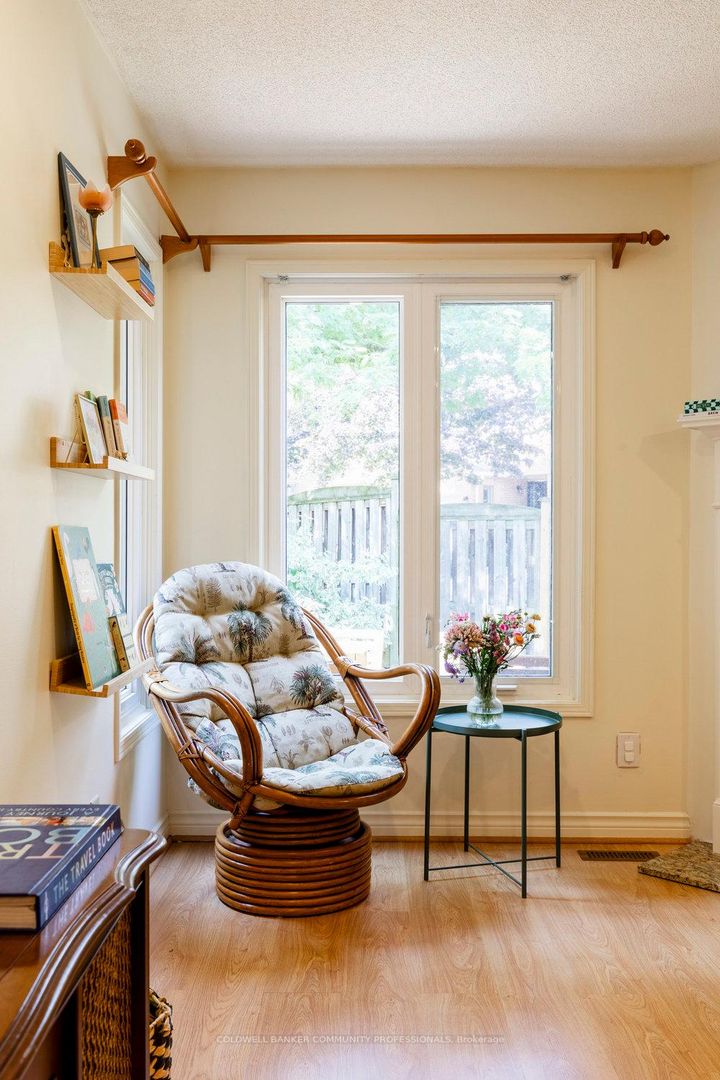Photo 12 at 20 - 10 Huntingwood Avenue, Dundas, Hamilton