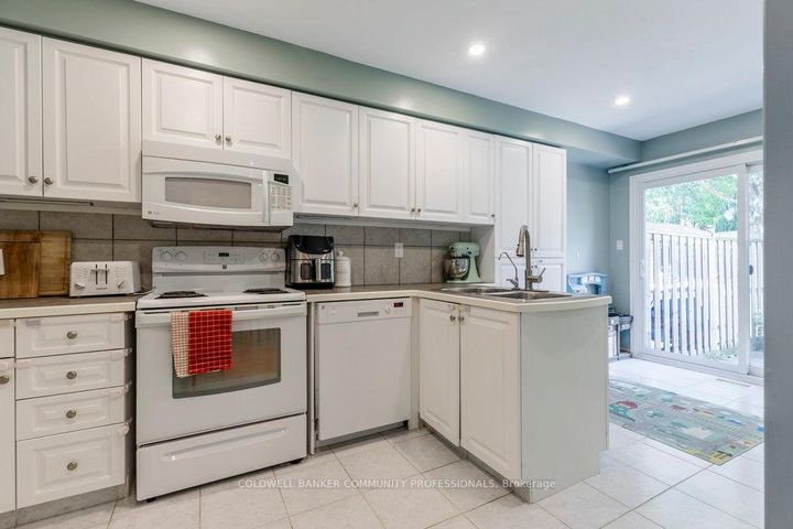 Photo 15 at 20 - 10 Huntingwood Avenue, Dundas, Hamilton