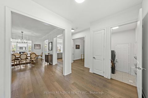 Photo 6 at 92 Chaiwood Court, Patterson, Vaughan