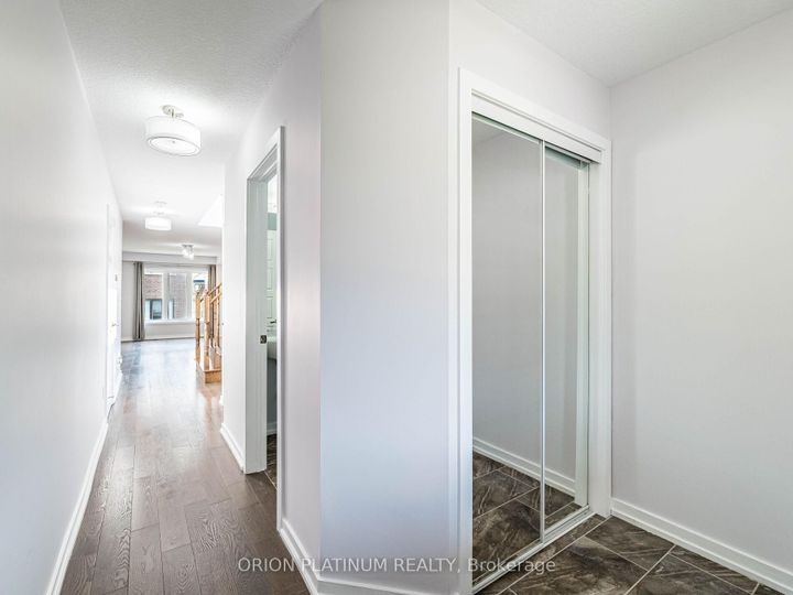 Photo 3 at 12 Bradshaw Drive, Stoney Creek Mountain, Hamilton