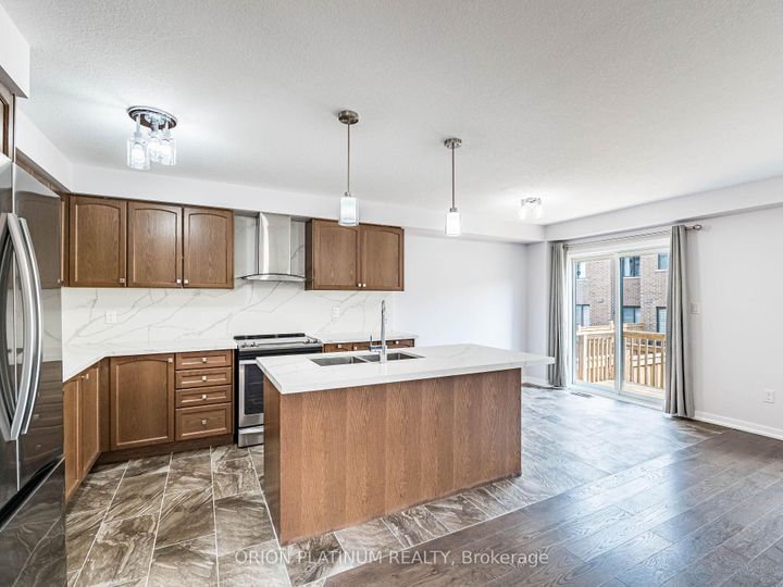 Photo 8 at 12 Bradshaw Drive, Stoney Creek Mountain, Hamilton