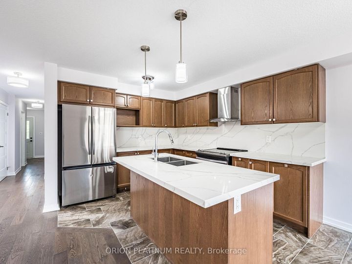 Photo 10 at 12 Bradshaw Drive, Stoney Creek Mountain, Hamilton