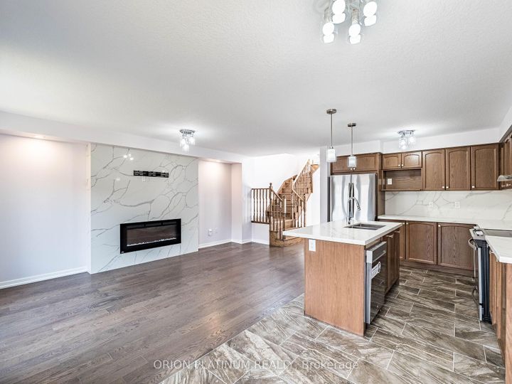 Photo 11 at 12 Bradshaw Drive, Stoney Creek Mountain, Hamilton