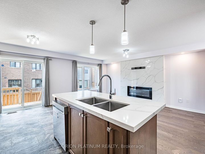 Photo 13 at 12 Bradshaw Drive, Stoney Creek Mountain, Hamilton