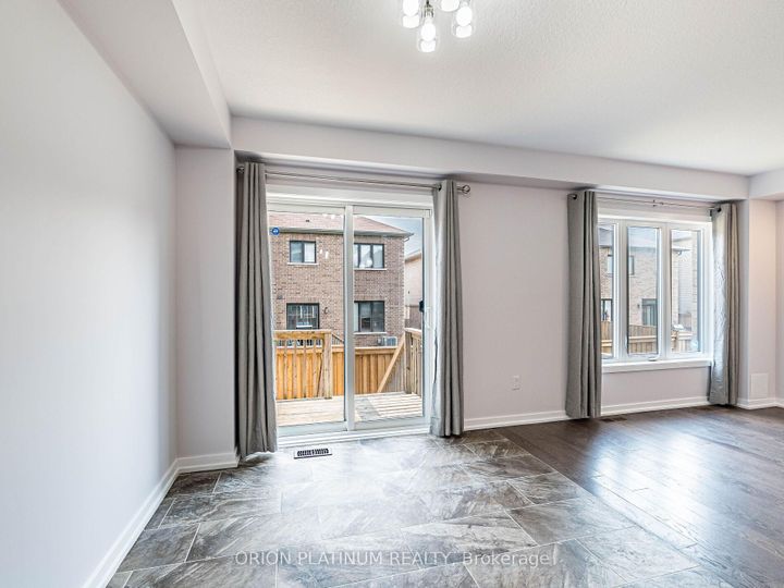 Photo 14 at 12 Bradshaw Drive, Stoney Creek Mountain, Hamilton
