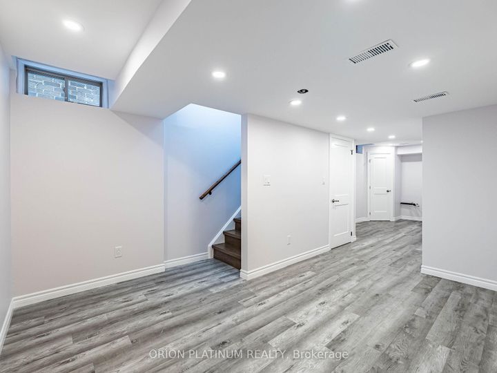 Photo 32 at 12 Bradshaw Drive, Stoney Creek Mountain, Hamilton