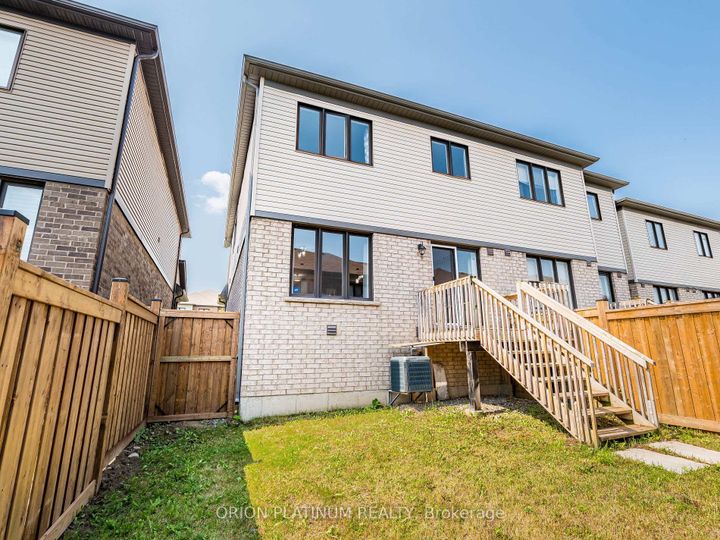 Photo 42 at 12 Bradshaw Drive, Stoney Creek Mountain, Hamilton