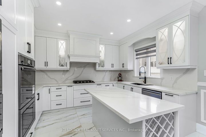 Photo 9 at 12 Amethyst Circle, Bram East, Brampton