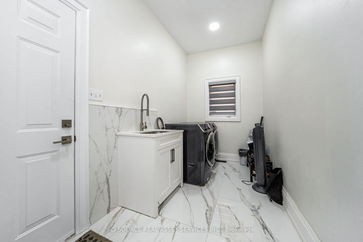 Photo 14 at 12 Amethyst Circle, Bram East, Brampton
