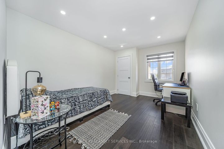 Photo 23 at 12 Amethyst Circle, Bram East, Brampton