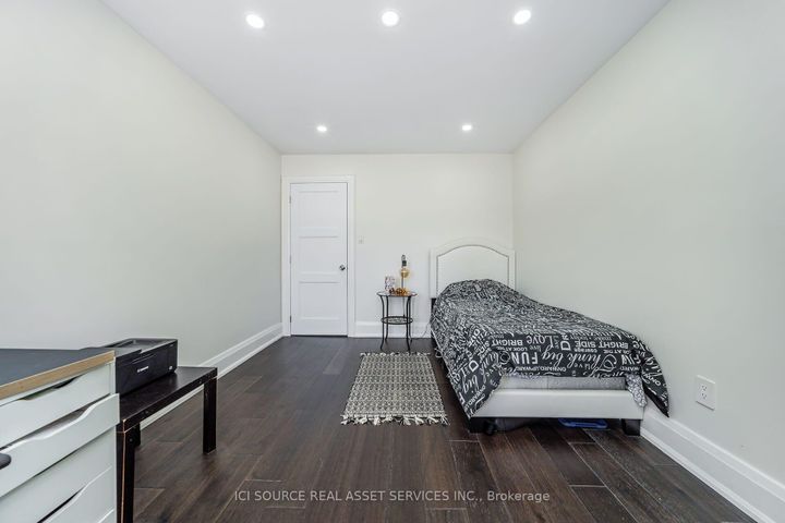 Photo 24 at 12 Amethyst Circle, Bram East, Brampton