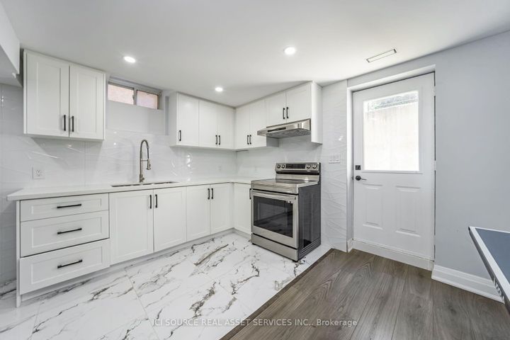 Photo 32 at 12 Amethyst Circle, Bram East, Brampton