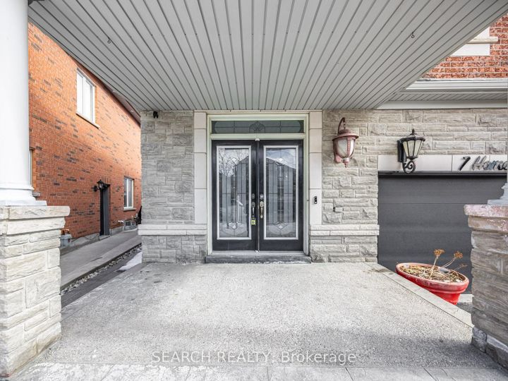 Photo 3 at 7 Homeview Road, Bram East, Brampton