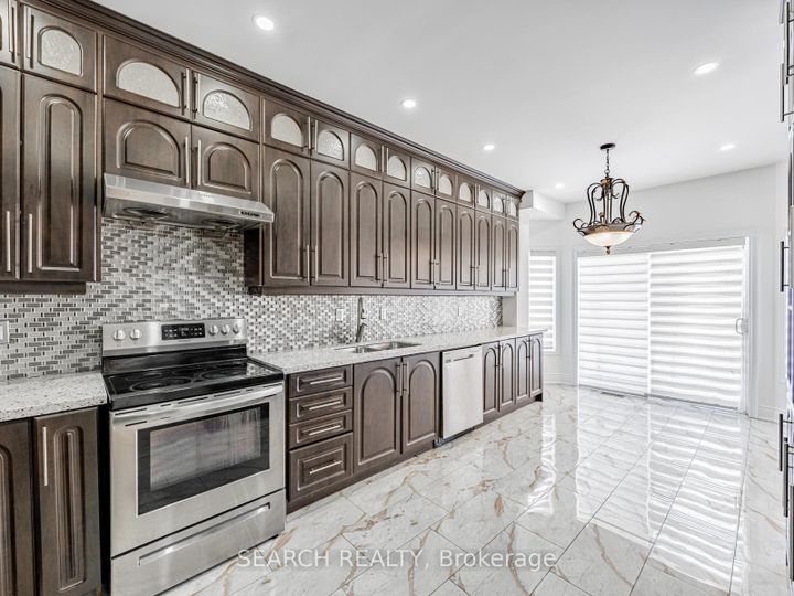 Photo 12 at 7 Homeview Road, Bram East, Brampton