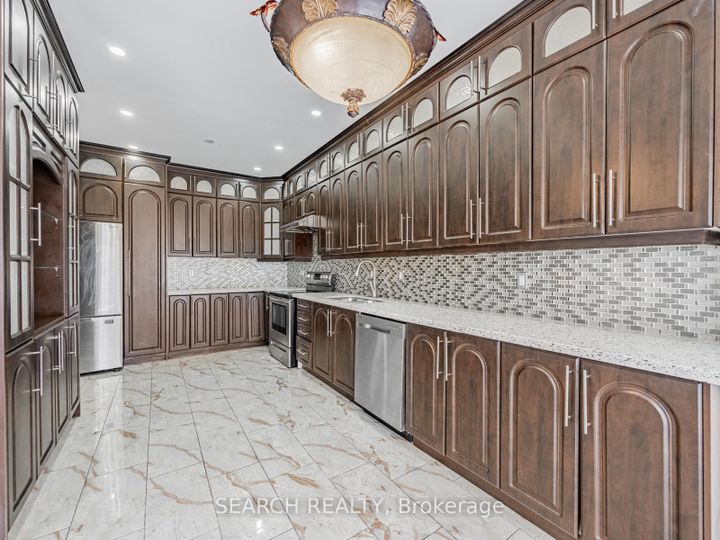 Photo 13 at 7 Homeview Road, Bram East, Brampton