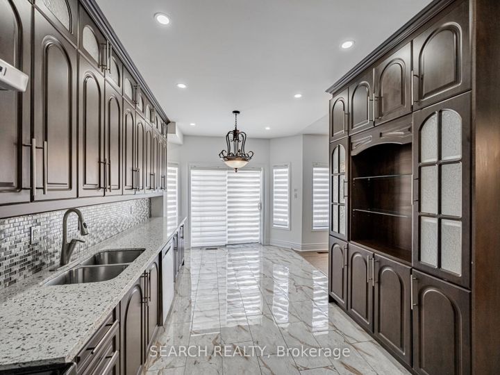 Photo 15 at 7 Homeview Road, Bram East, Brampton