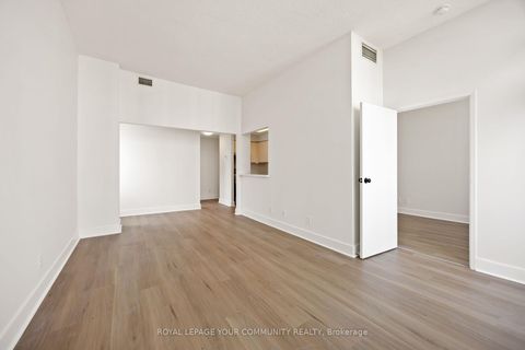 Photo 4 at 902 - 1901 Yonge Street, Mount Pleasant West, Toronto