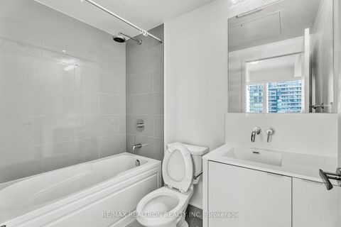 Photo 9 at 4004 - 88 Harbour Street, Waterfront Communities C1, Toronto