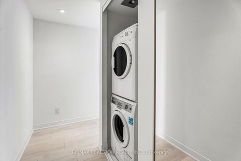 Photo 12 at 4004 - 88 Harbour Street, Waterfront Communities C1, Toronto