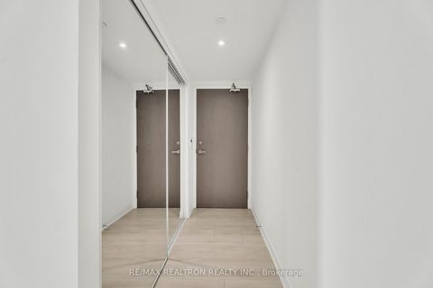Photo 13 at 4004 - 88 Harbour Street, Waterfront Communities C1, Toronto