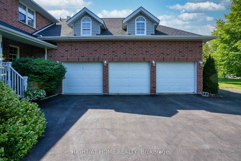 Photo 4 at 11 Trainor Court, Rural King, King