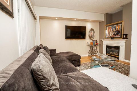 Photo 3 at 42 - 100 Elgin Mills Road W, Westbrook, Richmond Hill