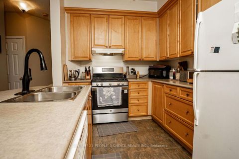 Photo 4 at 42 - 100 Elgin Mills Road W, Westbrook, Richmond Hill