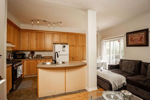 Photo 7 at 42 - 100 Elgin Mills Road W, Westbrook, Richmond Hill