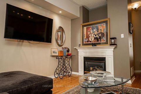 Photo 9 at 42 - 100 Elgin Mills Road W, Westbrook, Richmond Hill