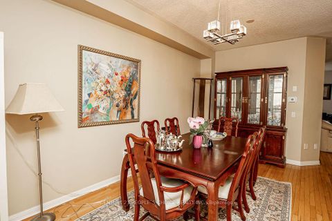 Photo 11 at 42 - 100 Elgin Mills Road W, Westbrook, Richmond Hill