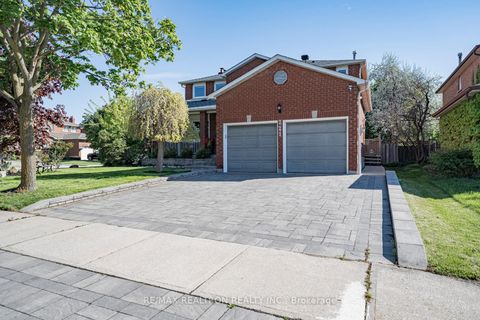 Photo 1 at 221 Old Orchard Circle, WC Wedgewood Creek, Oakville