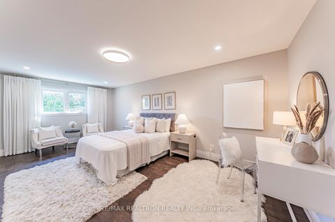 Photo 24 at 221 Old Orchard Circle, WC Wedgewood Creek, Oakville