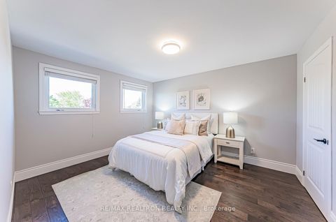 Photo 33 at 221 Old Orchard Circle, WC Wedgewood Creek, Oakville