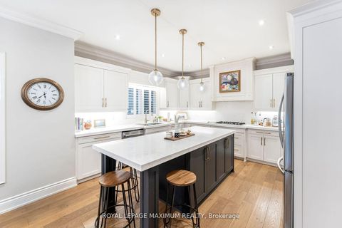 Photo 7 at 14 Pine Grove Road, East Woodbridge, Vaughan