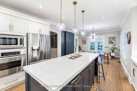 Photo 10 at 14 Pine Grove Road, East Woodbridge, Vaughan