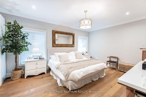 Photo 17 at 14 Pine Grove Road, East Woodbridge, Vaughan