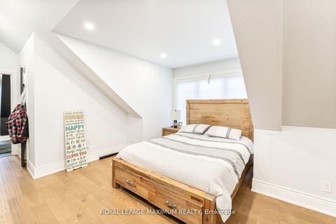 Photo 28 at 14 Pine Grove Road, East Woodbridge, Vaughan