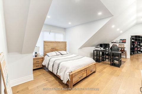 Photo 29 at 14 Pine Grove Road, East Woodbridge, Vaughan