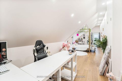 Photo 31 at 14 Pine Grove Road, East Woodbridge, Vaughan