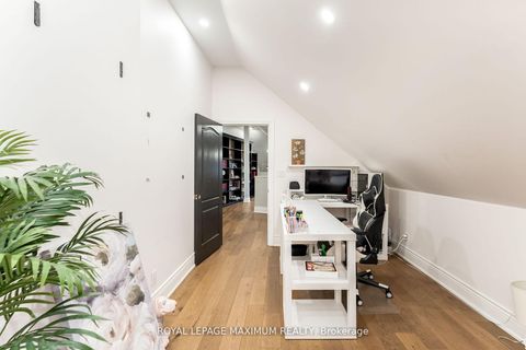 Photo 32 at 14 Pine Grove Road, East Woodbridge, Vaughan