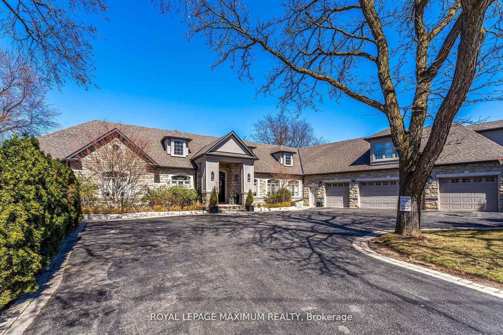 14 Pine Grove Road, East Woodbridge, Vaughan by Loree Meneguzzi Real Estate 14 Pine Grove Road, East Woodbridge, Vaughan